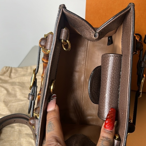 Gucci Mini Diana Bag - Picture 7 of 14